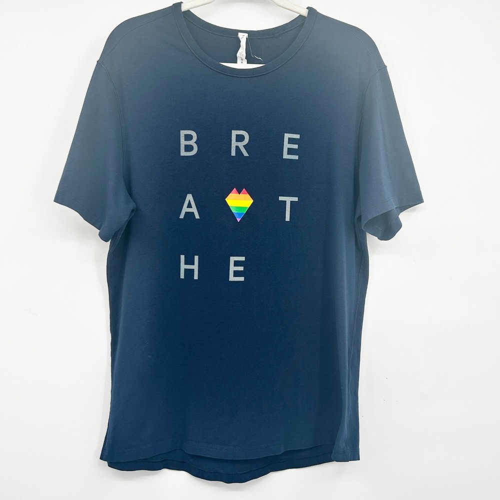 Lululemon Mens Navy Blue 5 Year Basic Breathe Rainbow Heart Pride Graphic Tee‎ L